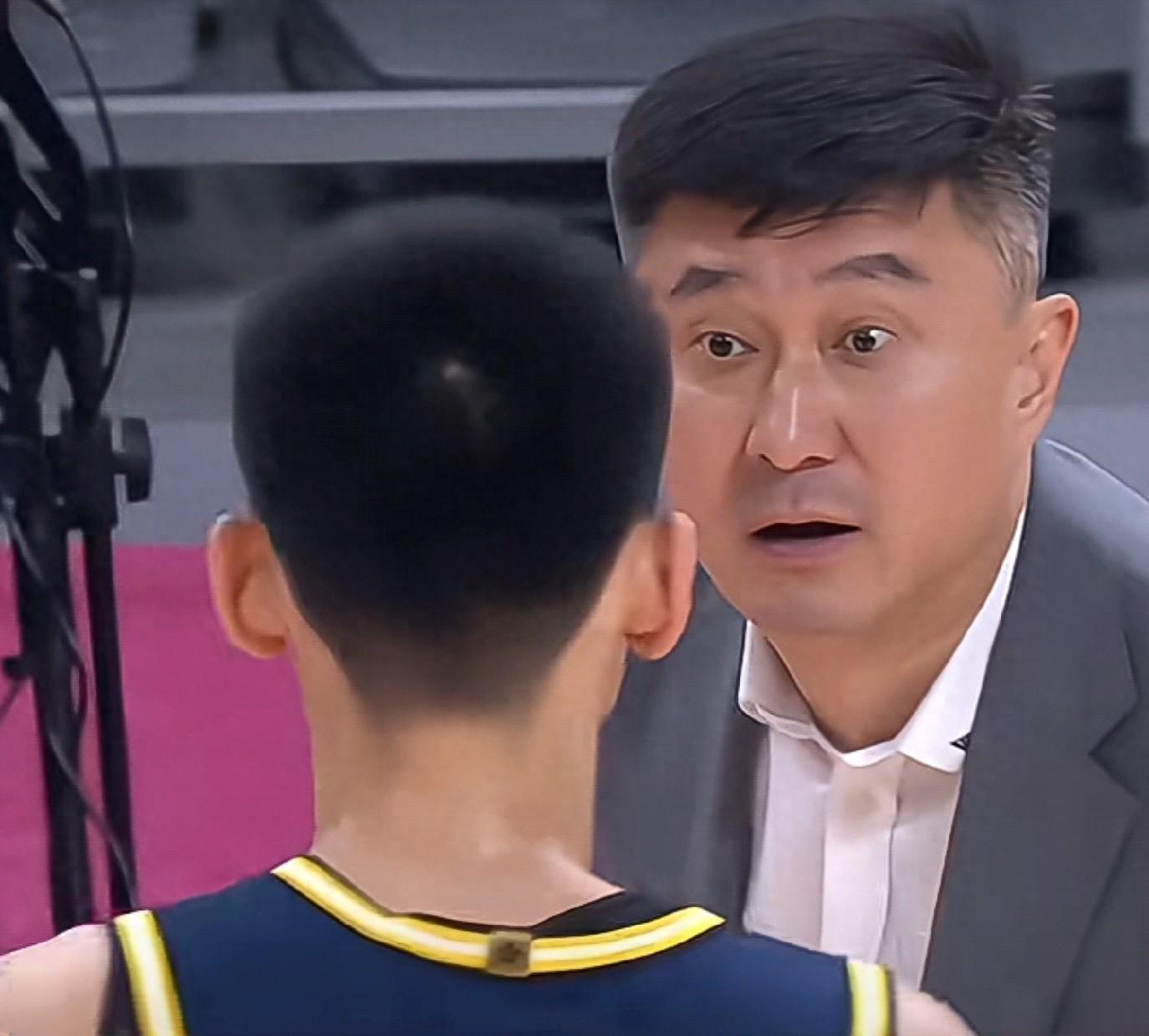 澳客网官网-惨败40分!广东球员评分:2人优秀,4国手不及格,3外援2人迷失!